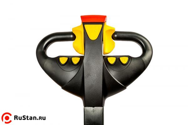 Штабелер электрический самоходный  TOR 1,2т 2,0м WS12S-2000 фото №3 Штабелер электрический самоходный  TOR 1,2т 2,0м WS12S-2000 фото №3