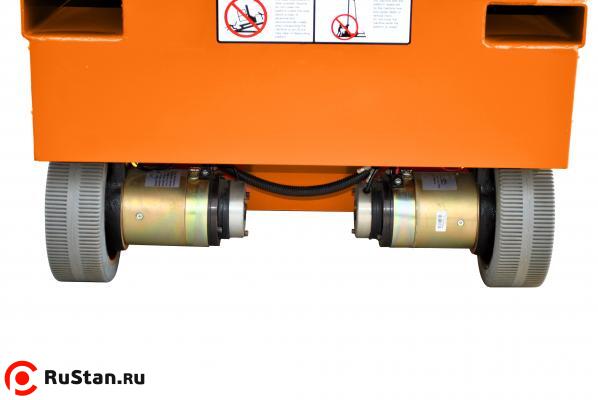 Самоходный подъемник ножничного типа GROST SPX T3-3900 фото №3 Самоходный подъемник ножничного типа GROST SPX T3-3900 фото №3