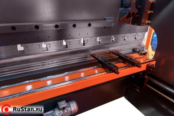 Гидравлический листогибочный пресс METAL MASTER HPJ 32100 Sensor фото №10 Гидравлический листогибочный пресс METAL MASTER HPJ 32100 Sensor фото №10