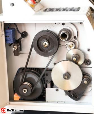 Главное преимущество токарного станка: Наличие металлических шестерней обладающих высоким ресурсом и повышенной износостойкостью, а наличие клиновидного ремня позволит избежать повреждения двигателя при превышении нагрузки на шпиндель фото №2 Metal Master MASTERTURN 2880G фото №2