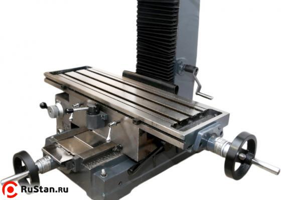 Рабочий стол фрезерного станка перемещается вдоль осей X и Y, по направляющим типа «ласточкин хвост». Передвижение стола осуществляется, как в автоматическом, так и в ручном режиме. фото №11 Рабочий стол фрезерного станка перемещается вдоль осей X и Y, по направляющим типа «ласточкин хвост». Передвижение стола осуществляется, как в автоматическом, так и в ручном режиме. фото №11