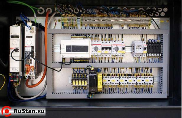 Станок ленточнопильный автоматический двухколонный Pilous ARG 300 DCT CF-NC AUTOMAT фото №8 Pilous ARG 300 DCT CF-NC AUTOMAT фото №8