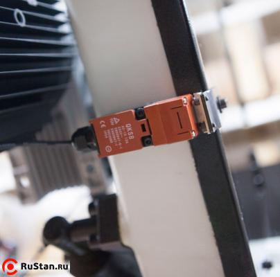 Предохранительный датчик при снятии заднего кожуха рамы фото №5 Stalex BS-460G фото №5